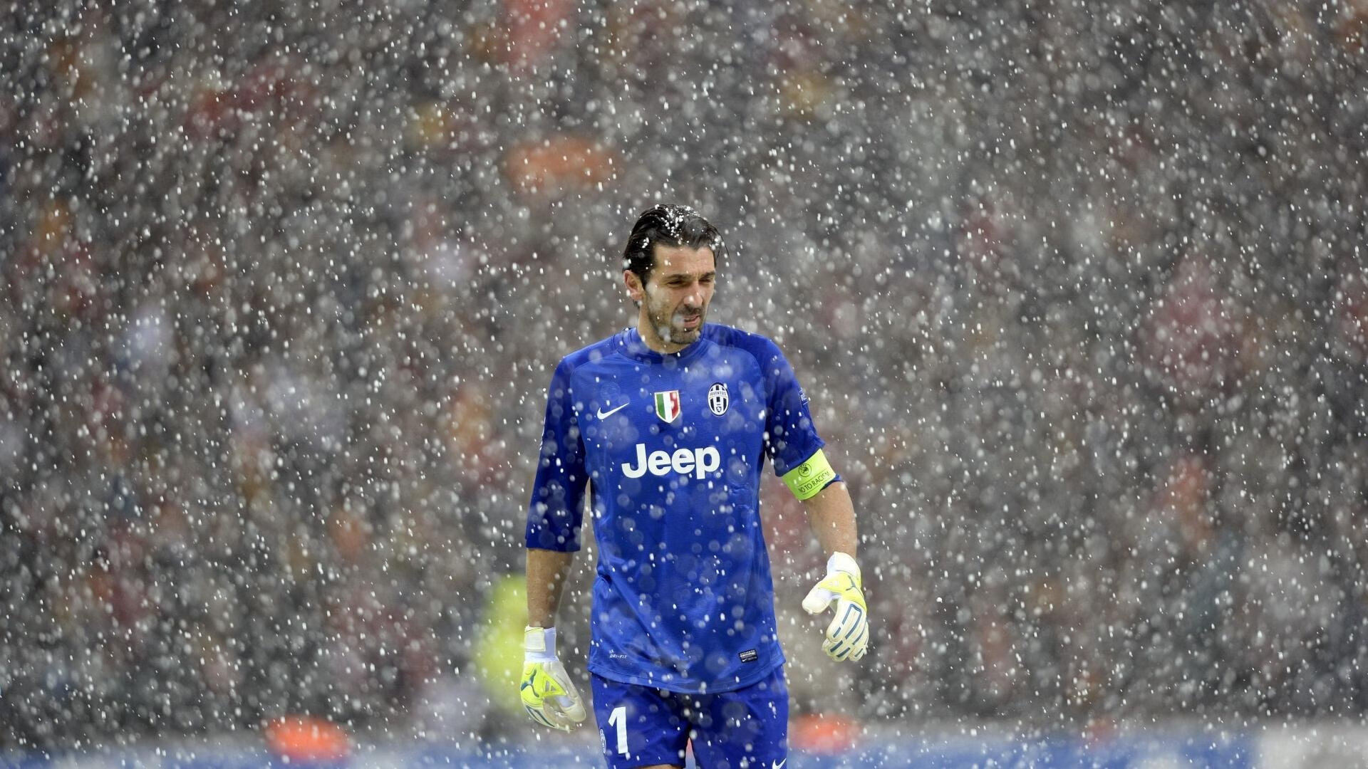 李娜出席青少年比赛颁奖仪式，李娜获得哪些冠军